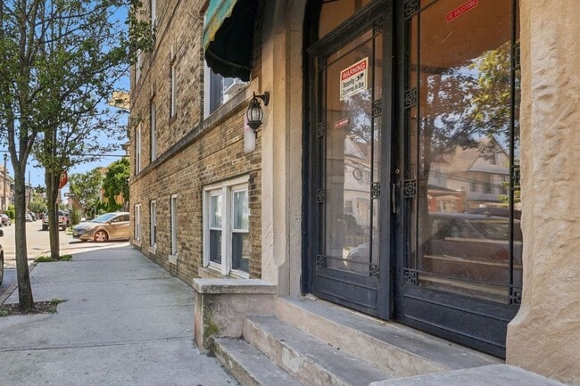 Building Photo - 7505 Palisade Ave