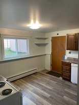 Building Photo - 520 N 11th Ave