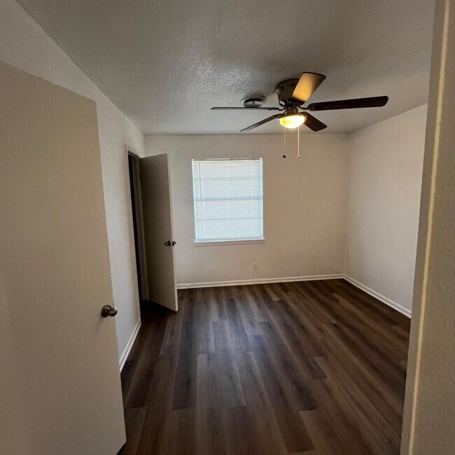 Building Photo - Spacious 4BR House in Killeen