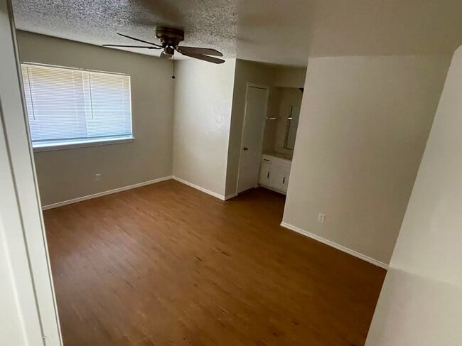 Building Photo - 3 Bedroom House in Garland