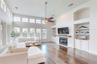 Building Photo - 9964 Madrone Dr