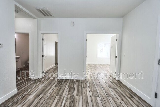 Building Photo - 1119-200 24th St