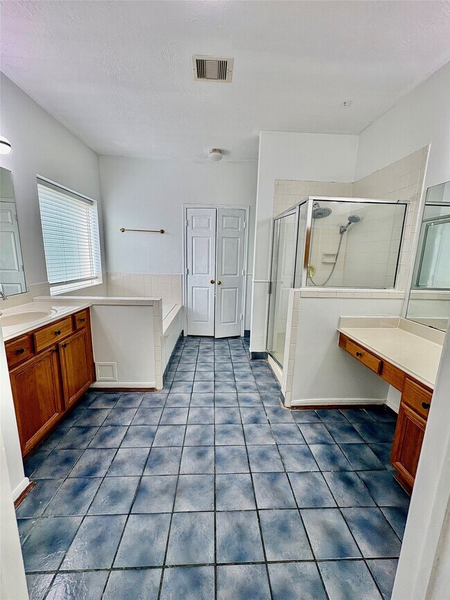 Building Photo - 6206 Paddle Wheel Dr