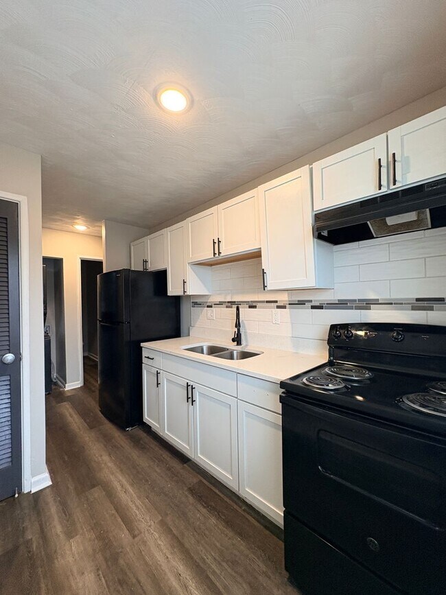 Building Photo - Experience Luxury Living at Bellagio Living I: Modern Apartments in Lawrence, Indiana
