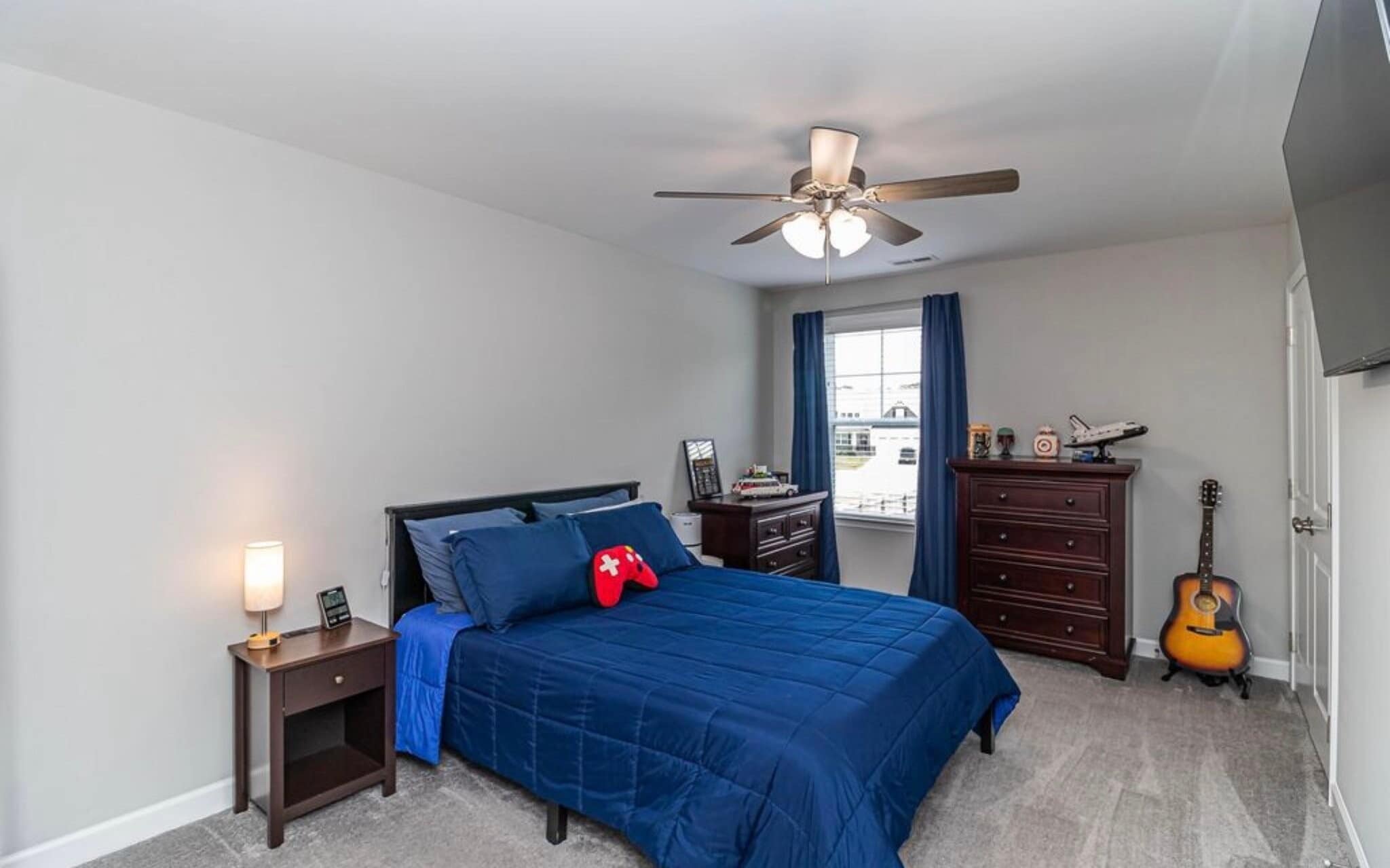 Building Photo - 300 Stonebridge Dr