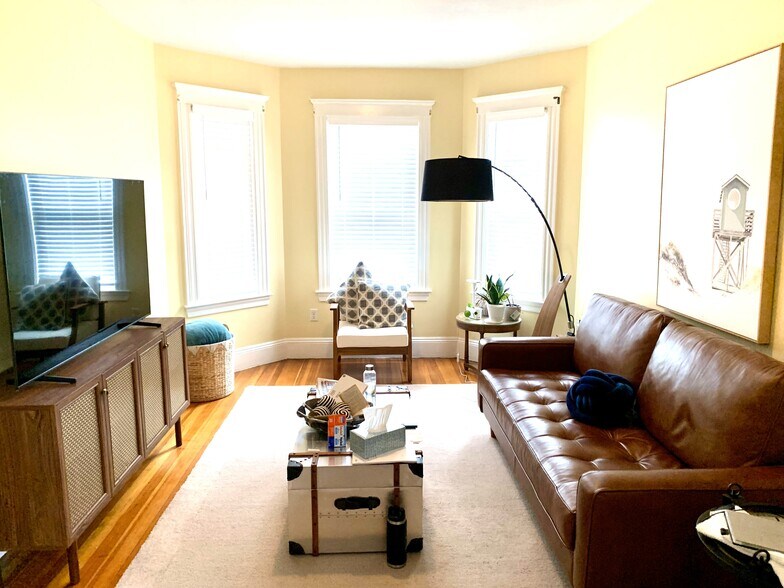 LLiving room - 36 St Margaret St