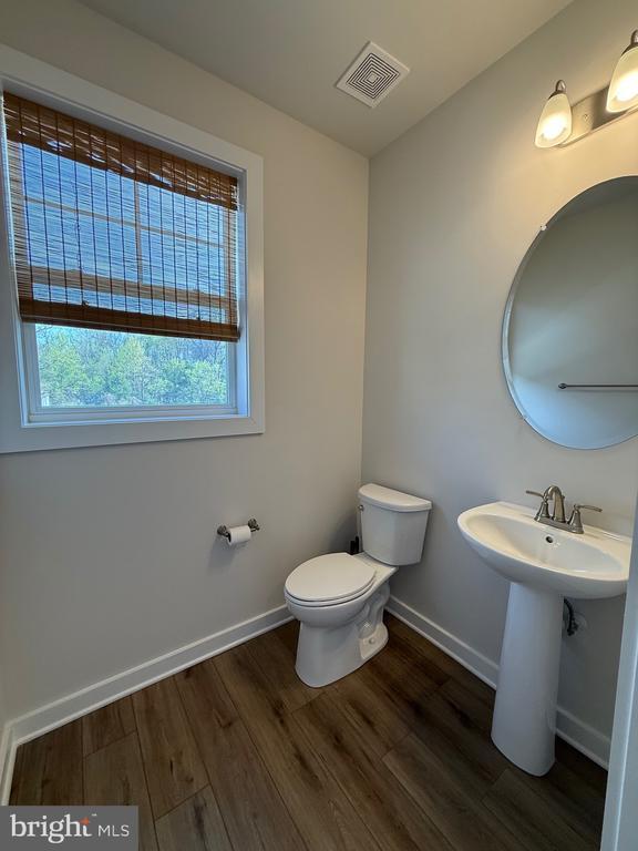 Building Photo - 128 Kinross Ln