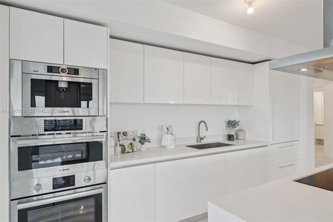 Building Photo - 330 Sunny Isles Blvd