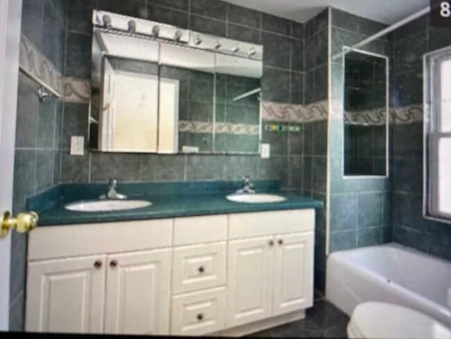 Building Photo - 58 Hicks Ln