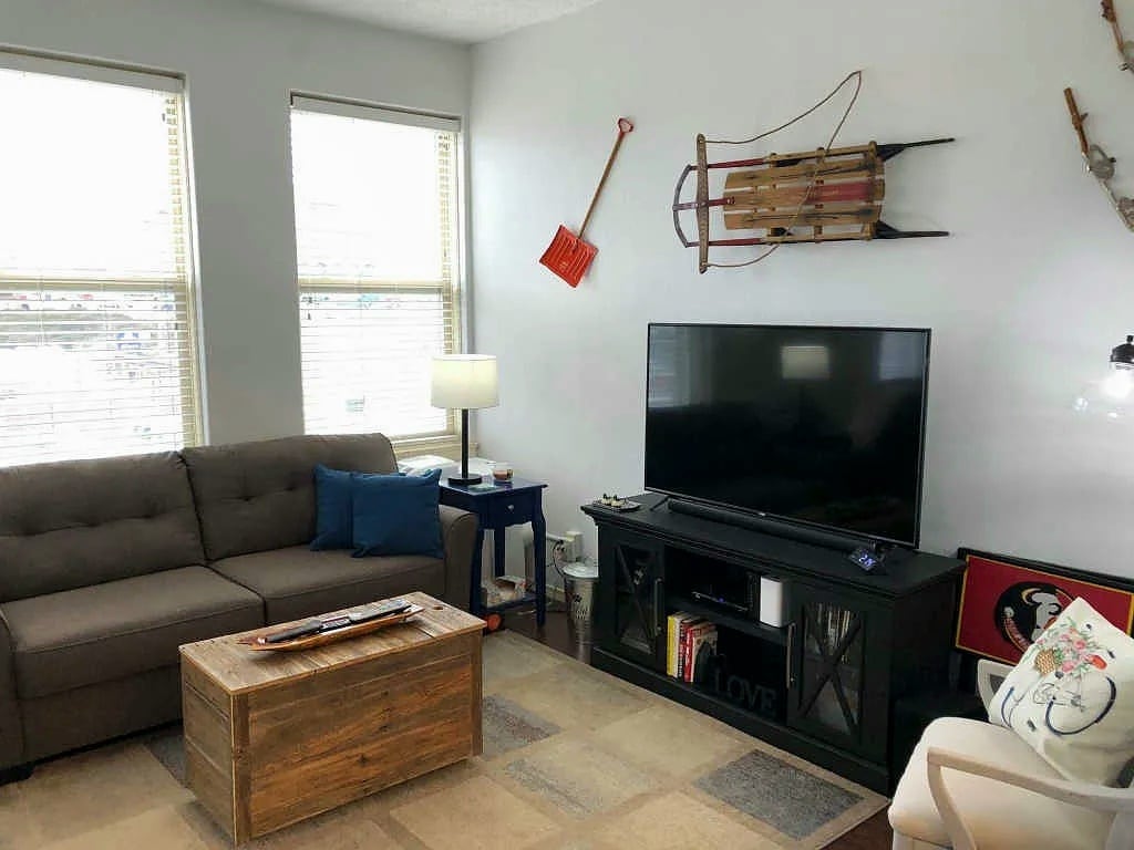 Living room - 21 N Last Chance Gulch