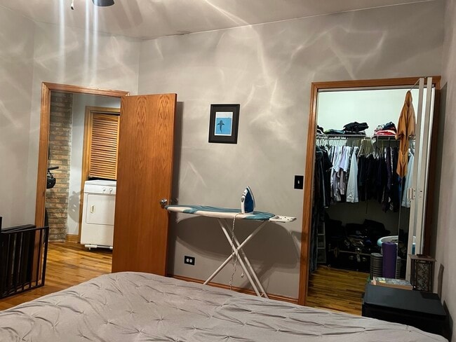 Building Photo - 2747 W Le Moyne St