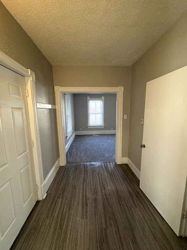 Building Photo - Charming 2 Bedroom Home for Rent & In Grea...