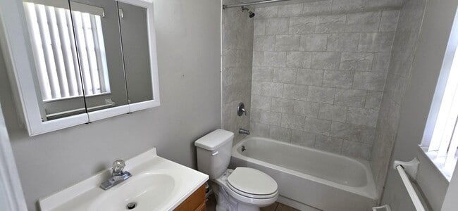 Building Photo - 108 Jalapa Dr