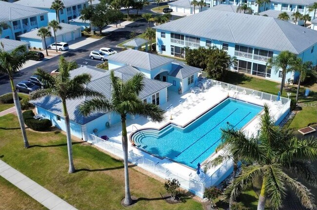 Building Photo - 5760 Sabal Trace Dr