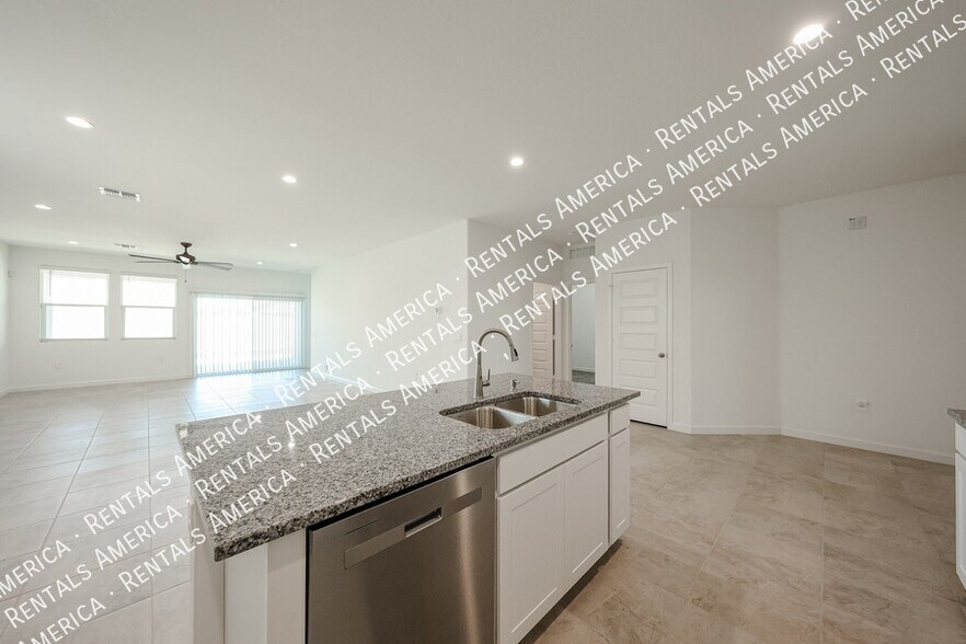 Building Photo - 38060 W Frascati Ave