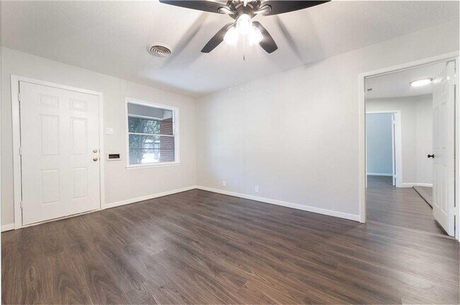 Building Photo - 1903 S 19th St