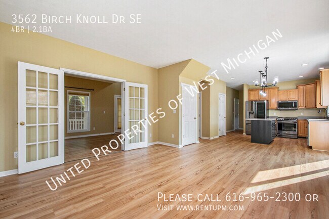 Building Photo - Available Now | 4 Bedroom 2.5 Bath Single ...