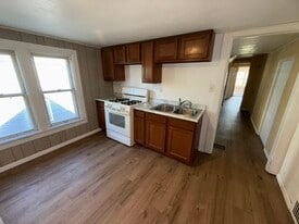 Building Photo - 514 Mather St