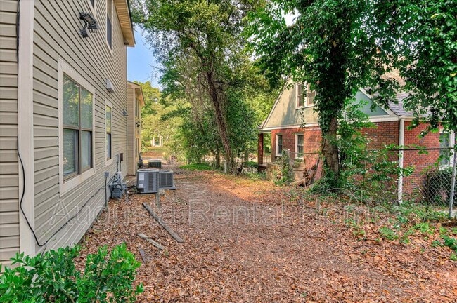 Building Photo - 1404 Johns Rd