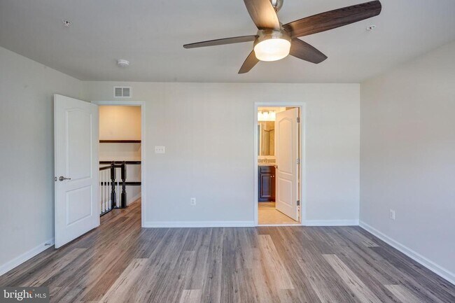 Building Photo - 1317 Hawthorn Dr