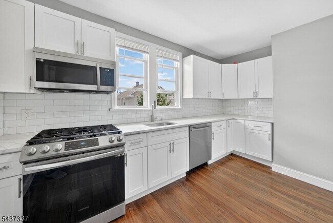 Building Photo - 86 Curie Ave