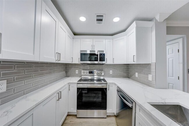 Building Photo - 4141 Bayshore Blvd