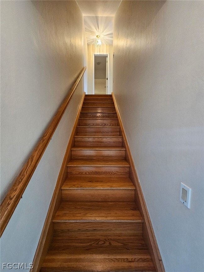 Building Photo - 1221 SE 46th Ln