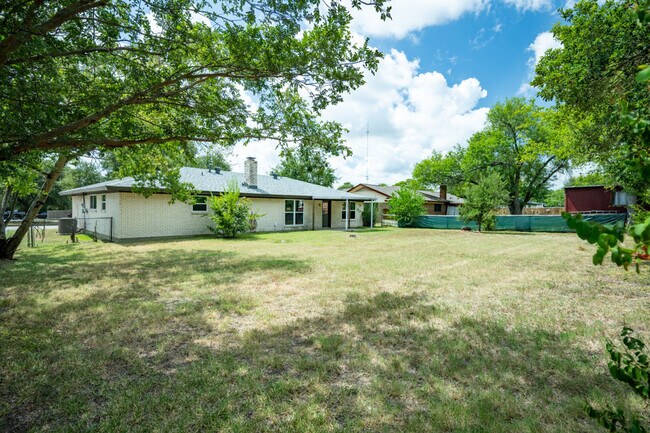 Building Photo - 1509 Barak Ln