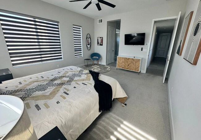 Building Photo - 10860 Basquez Ave