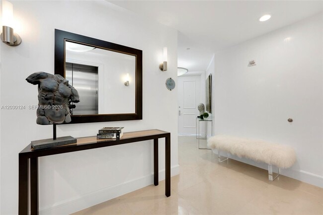 Building Photo - 5959 Collins Ave