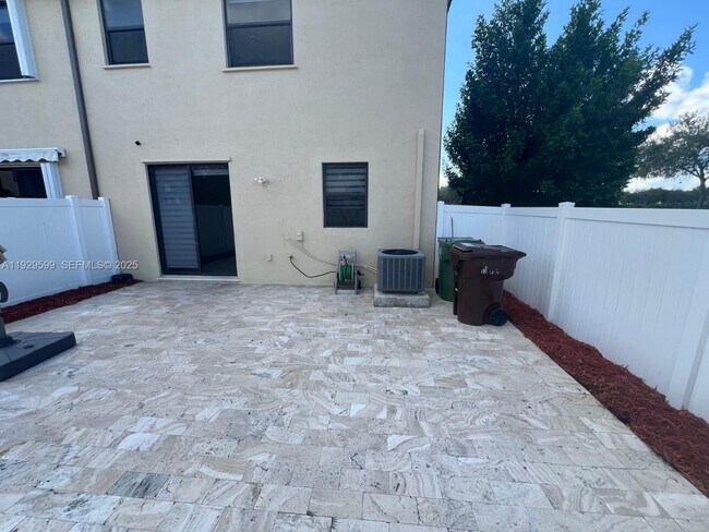 Building Photo - 3399 W 90th Terrace