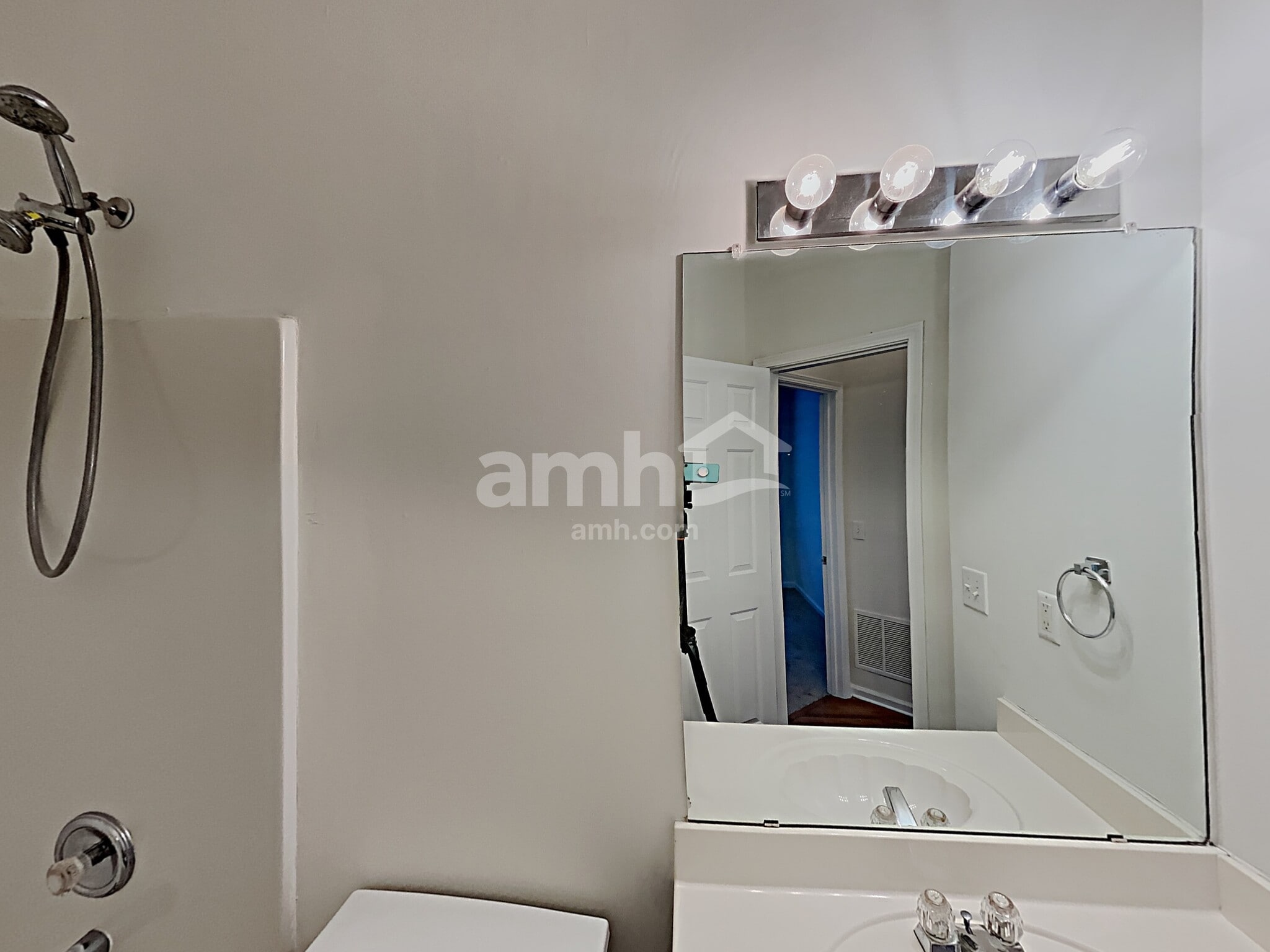 Building Photo - 7142 Big Woods Dr