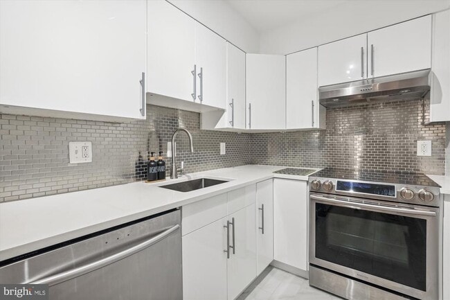 Building Photo - 7621 Tremayne Pl