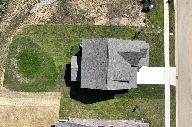 Building Photo - **BE THE VERY FIRST ONE TO LIVE IN THIS BRAND NEW HOME IN THE EXCLUSIVE GREENHILL ESTATES NEIGHBO...