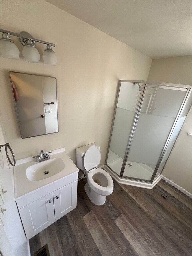 Building Photo - Oroville 4 bed 2 bath 3300sqft country hom...