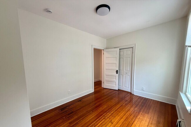 Building Photo - 9 Greenridge Place #1