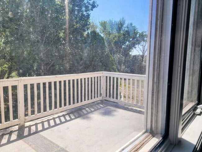 Building Photo - Fresh Air Country Living 4 Bedroom, 2.5 bath