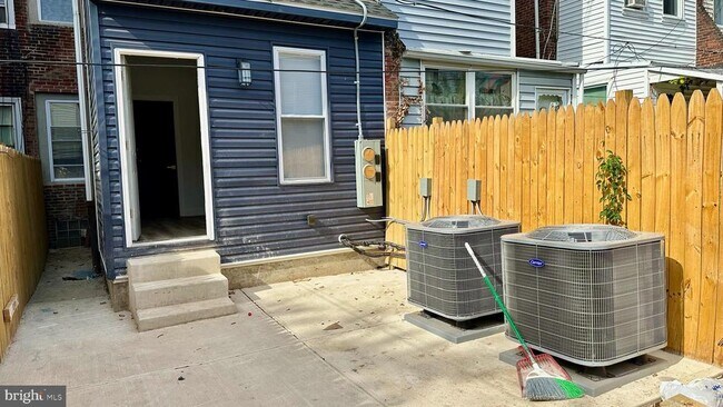 Building Photo - 4525 N Gratz St
