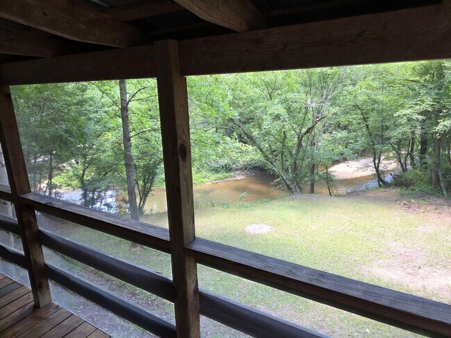 Building Photo - 2 bed 2 Bath Home River Front