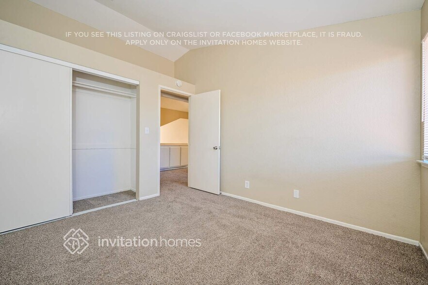 Building Photo - 4640 Vitrina Ln