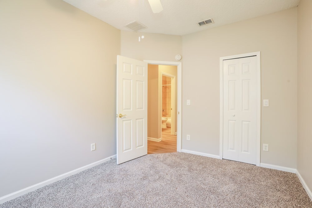 Building Photo - 3092 Litchfield Dr