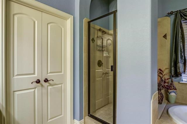 Building Photo - 2005 Loma Alta Dr