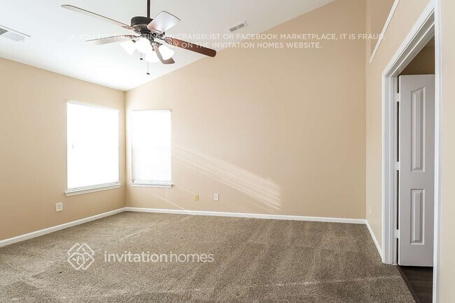 Building Photo - 2005 City Lights Dr