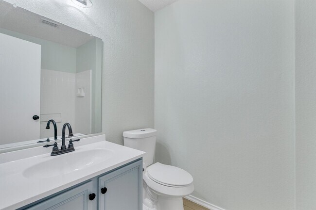 Building Photo - 131 Sandlewood Dr