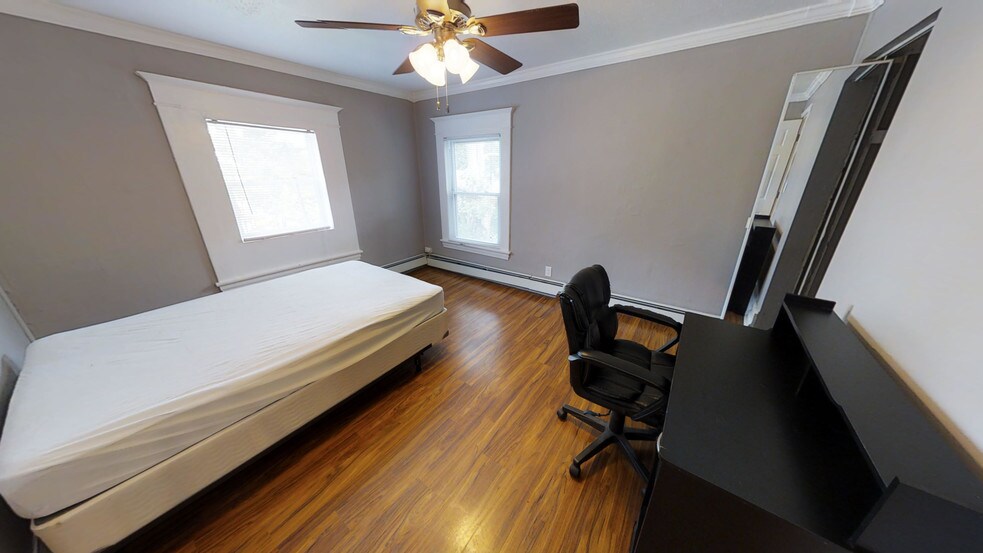 Building Photo - 105 Comstock Ave