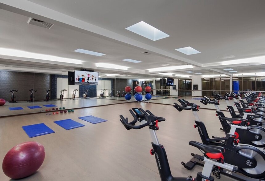 Building Photo - 343 E Ontario St