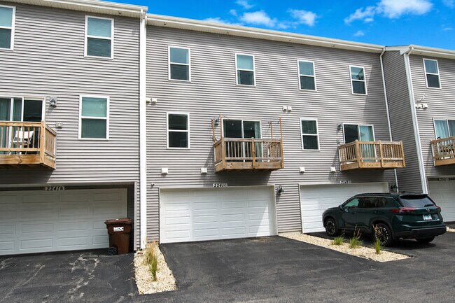 Building Photo - 2241 Sassafras Wy