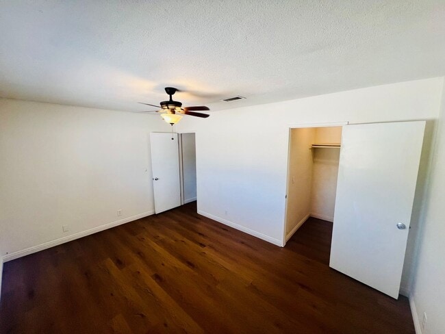 Building Photo - 3-Bedroom Hesperia Home on a Large Lot!