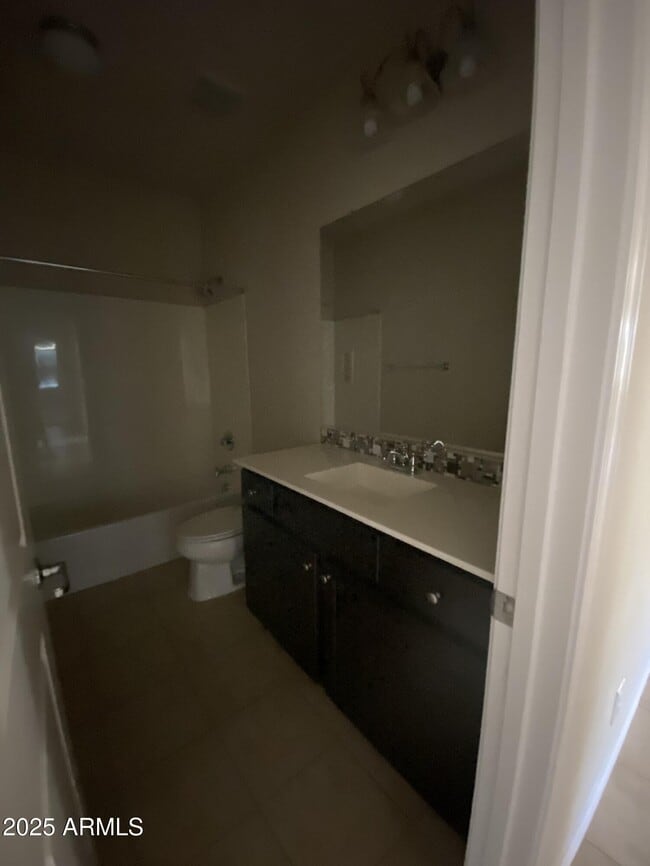 Building Photo - 3533 S Washington St