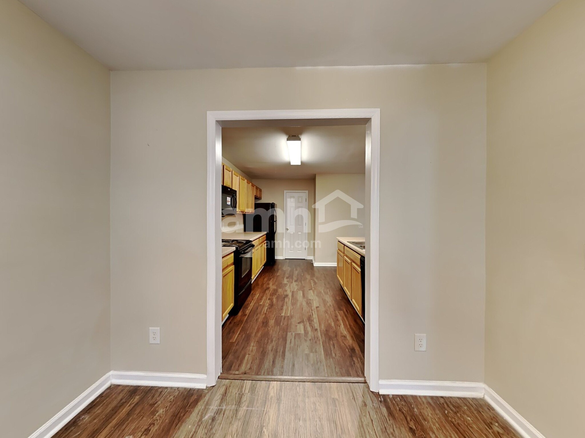 Building Photo - 1528 Pebble Ridge Dr